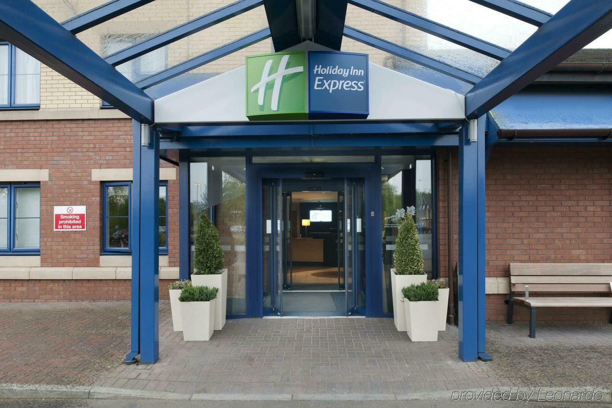 Holiday Inn Express Strathclyde Park M74, Jct 5 By Ihg Motherwell Exterior foto